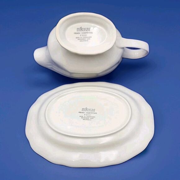 Mikasa French Countryside White Gravy Boat and Underplate F 9000 SHIPS FAST - Picture 10 of 16